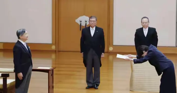 我在日本天皇的新年讲话里，听到了他对高市早苗的警告