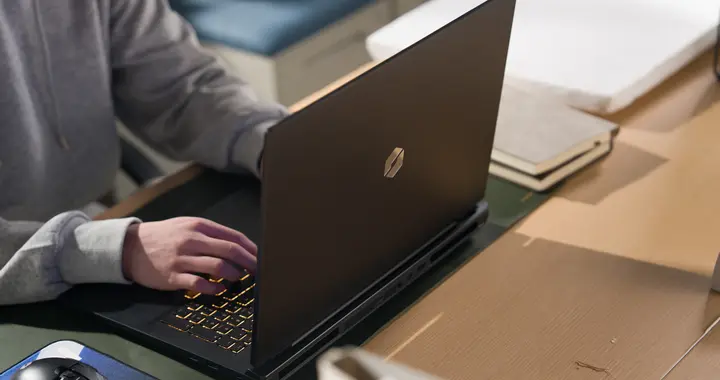 18英寸巨幕全能游戏本！机械革命耀世18 Pro今日开售