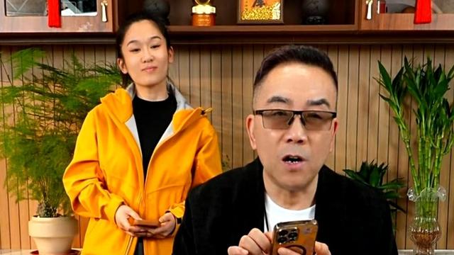 每个角落看日落：相声演员杨议，被传欠了2