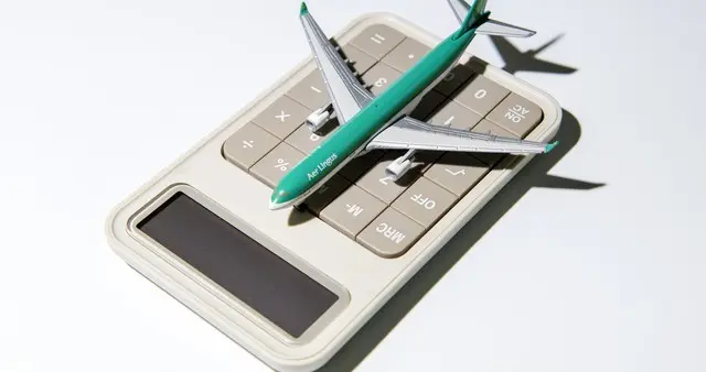 突然涨价5倍！普通人出行要多花100块，谁在买单？