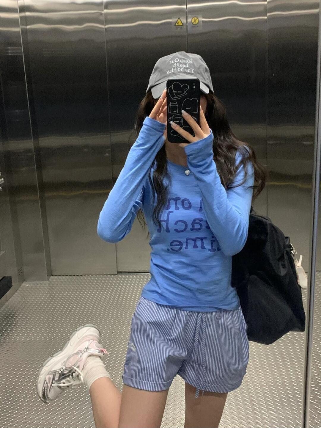 美式辣妹蓝色字母印花正肩长袖t恤女早春修