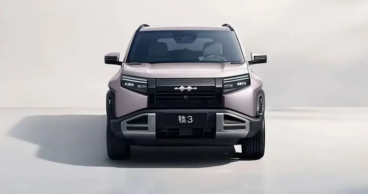 方程豹钛3闪充版，纯电出行新时代