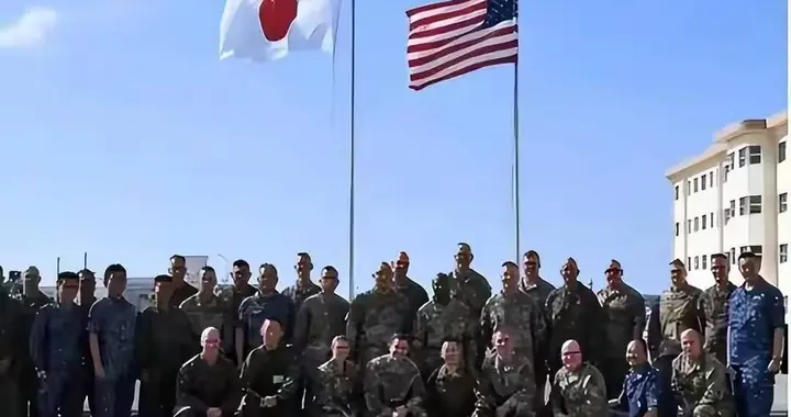 日美6万人军演，5国首次参加，射程1000公里导弹亮相，多地抗议