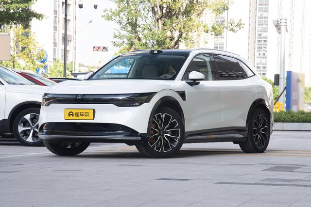 极氪7X深度剖析：中型SUV市场的新宠儿