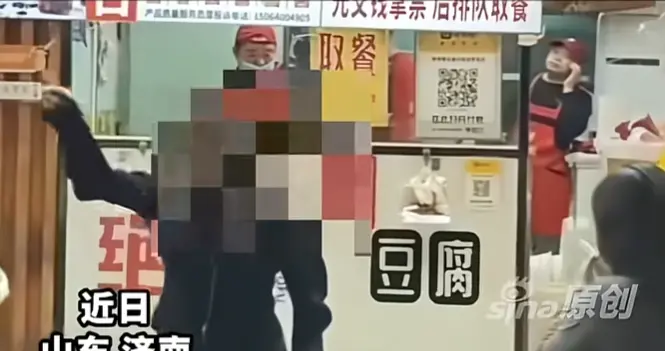 请假两小时遭开除后续：门店生意火爆，记者采访遭阻拦，马上和解