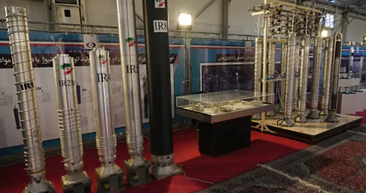 美考虑“解冻伊朗200亿美元资金换铀”