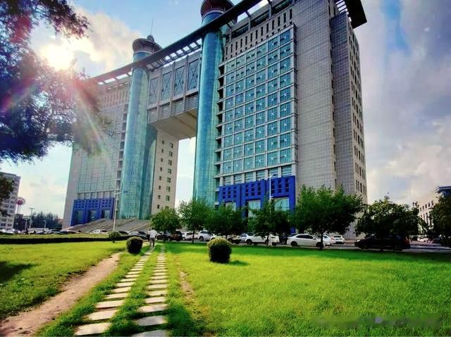 够不着长春理工的光学工程，还有1所性价比之选高校，关注