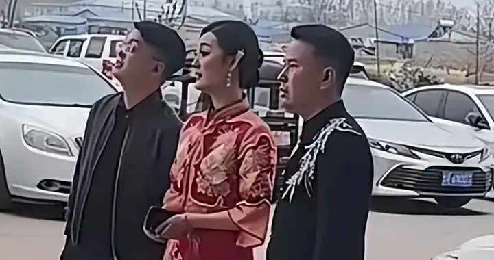 难怪陈亚男要离婚，二婚老公身份不简单，大衣哥儿子输的不冤