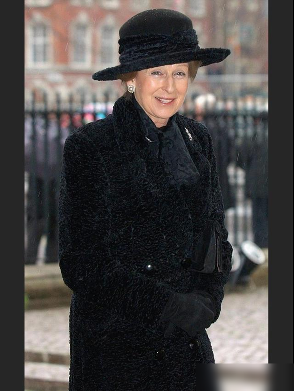 看英国皇室戴帽史才懂：帽子真不是随便戴的！