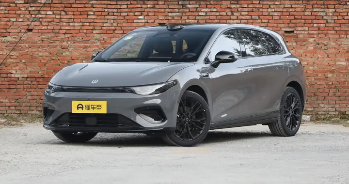 10 万级的\潮玩座驾\—零跑 Lafa5，宽体包围+无框车门，年轻新选择