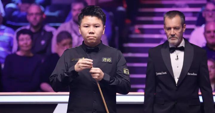 奥沙利文最后送大礼，周跃龙6-4晋级英锦赛十六强