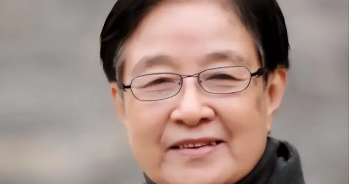 十年磨一剑！谷建芬自掏腰包谱古诗，只为唐诗谱曲免费进课堂。