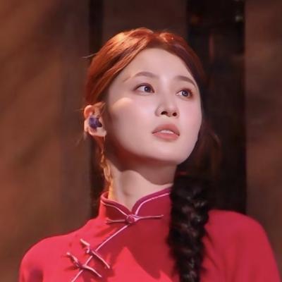 聊乐：张慧雯澄清宣布结果时为何“偷笑”