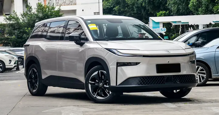 太卷了，丰田开年第二降，铂智3X限时优惠1万，售9.98万起