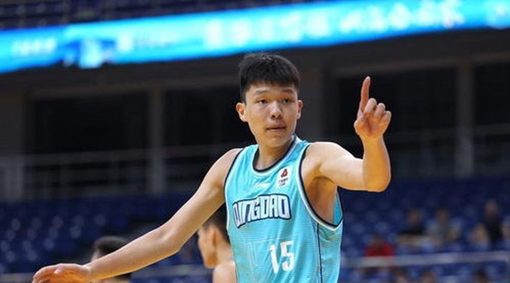 杨瀚森刚被召回开拓者就签新中锋：G联赛场均9.7分，想进轮换得挤掉三人
