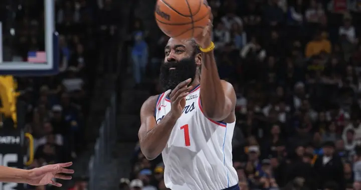 25+9仍难救主！哈登末节零出手，快船高原崩盘刺破争冠软肋