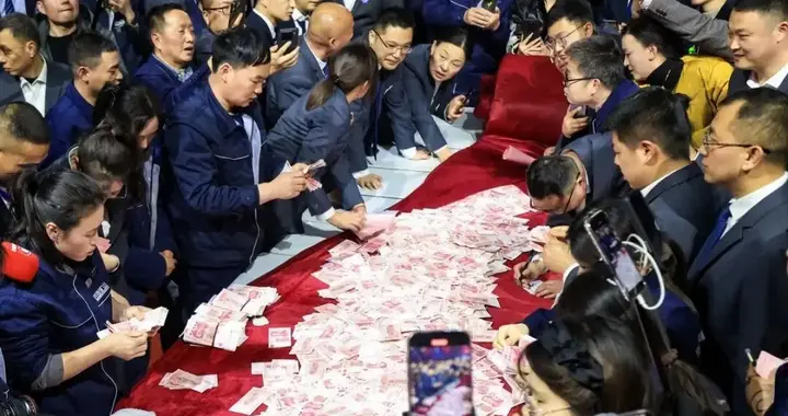 河南矿山1.亿年终奖刷屏！63个高薪岗曝光，专业对口是关键。