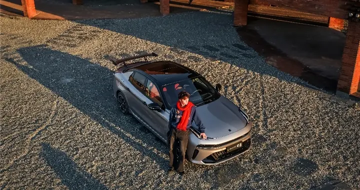 领克03大尾翼版燃情上市！14.18万，解锁原厂帅感