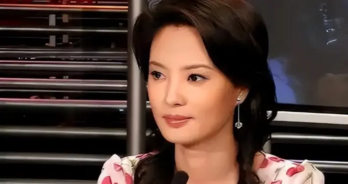 男友死缓、丈夫入狱，如今48岁又被假和尚牵连，刘芳菲的人生真惨