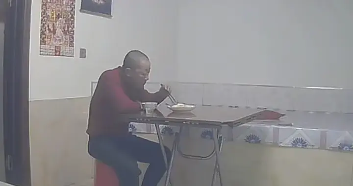 17个饺子吃17年，没有一句"我想她"，却让亿万人哭成泪人