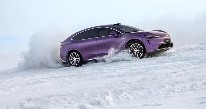 冬日里的移动暖房与安全堡垒：智界R7冬季出行直接一点