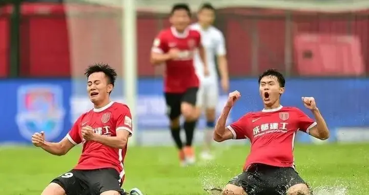 4-1，2-0中超最疯狂一晚！河南狂胜深圳！蓉城坐稳千年老二！