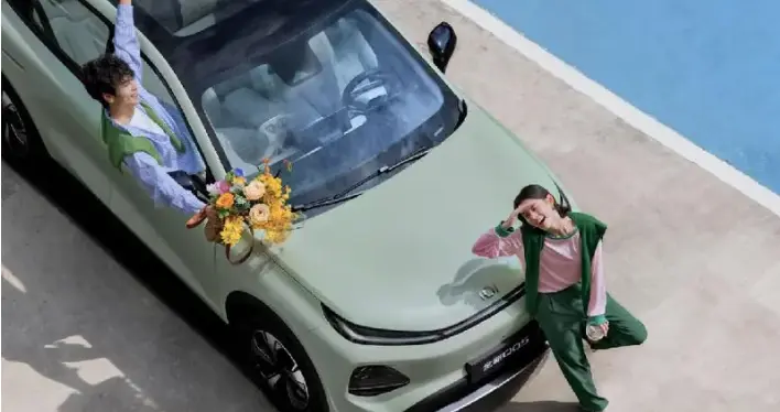 2735mm轴距宽适座舱，长安启源Q05空间表现出色