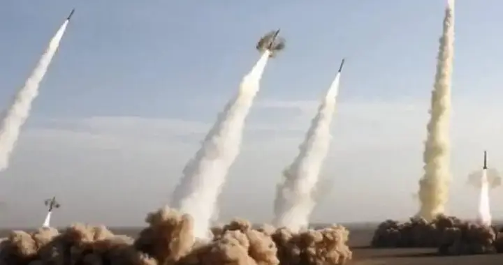 第89波打击！百枚导弹从天而降，西亚半径全覆盖，以色列被炸惨了