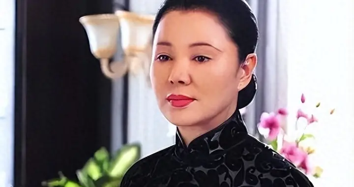 19岁结婚，20岁生子，产后21天就果断离婚，如今竟成深圳顶级富婆