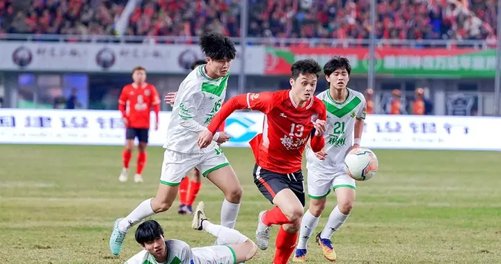 19:38湘超半决赛重磅开踢，株洲常德硬碰硬争夺另一张决赛门票