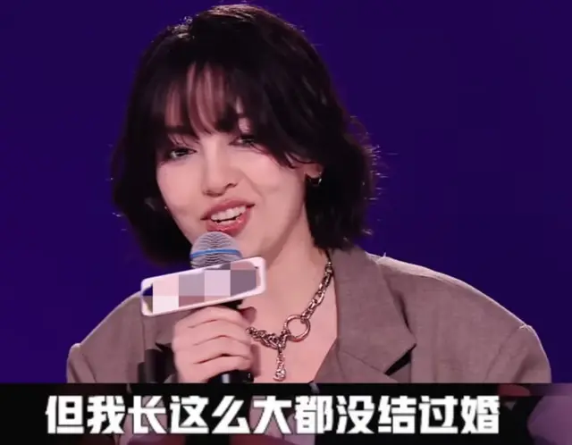 新疆小帕脱口秀全网泪目！她用48万买断血缘债，值吗？