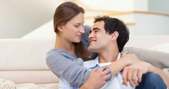 28岁谈46岁男朋友，分手后，男友给我20万求复合