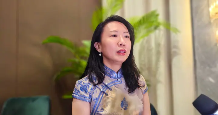 王光慈被指为躲马英九钻到桌底 萧旭岑称其见马英九会吓到发抖