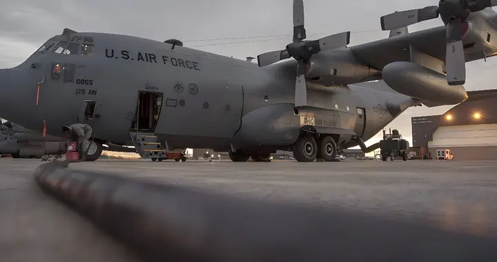 格陵兰“寒流”：一场本不该到来的战争，为何越来越近？