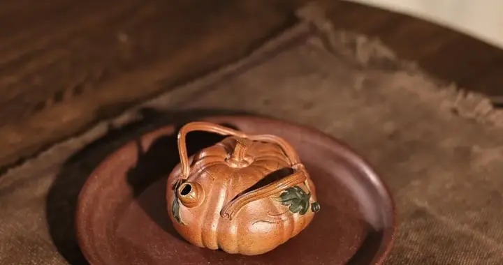 南瓜握暖：一把壶里的年味与生活美学