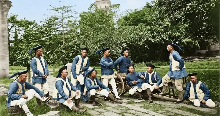 光影里的晚清：王府、巡警局与八旗兵的岁月留痕