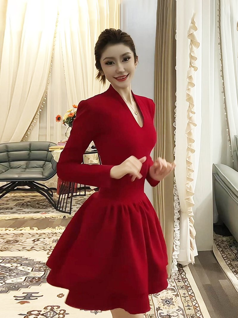参加婚礼穿搭今年流行的高级感炸街短款裙子
