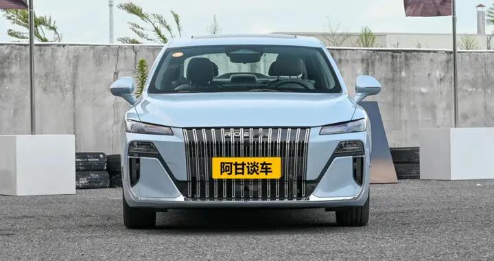 10万级性价比之选：荣威M7 DMH标配160km纯电续航，每公里油耗2毛