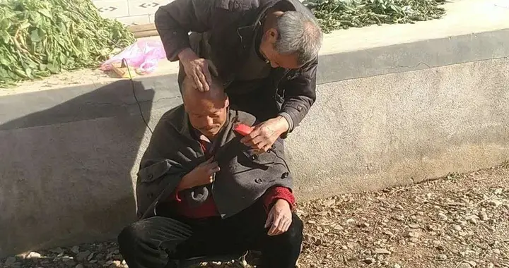 村里教我唱流氓歌的那个大叔，想起他我泪流满面