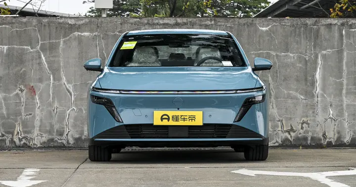 "反向越级"？11万买合资插混家轿，带冰箱彩电大沙发！