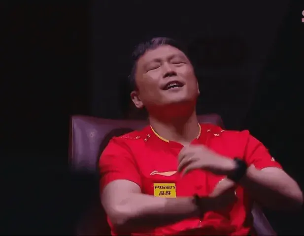 5:25，张继科鼓励大头，志强让人心疼，王曼昱莎莎也有新消息了