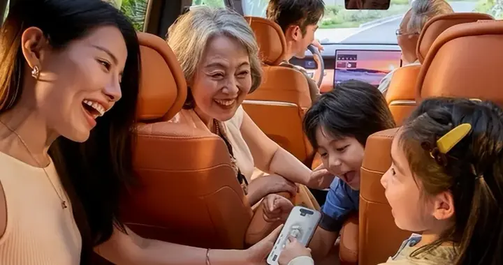 上汽大众ID.ERA 9X 颠覆认知：德系旗舰，竟把豪华酒店搬进车里