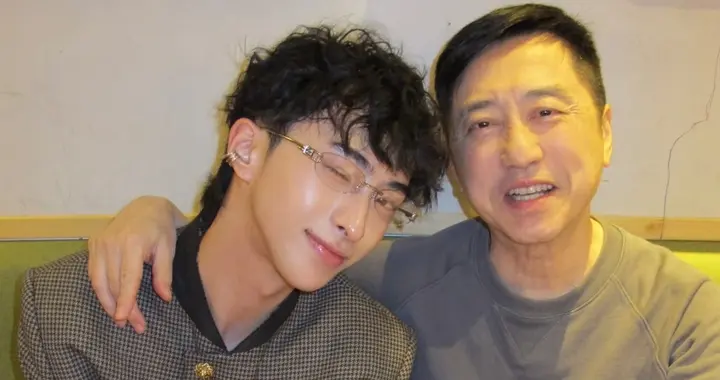 伊能静儿子生日回台北，晒和爸爸庾澄庆庆生照，回来只住妈妈家里