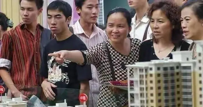 “负债潮”到来，十年过后，有房的人和无房的人，谁过得更舒服？