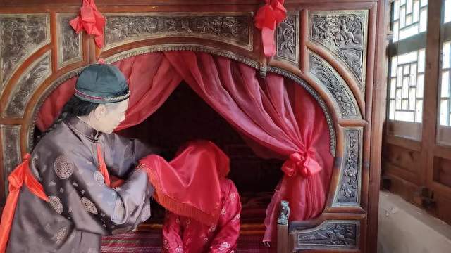 为凑彩礼参军，归乡救回苦等的她