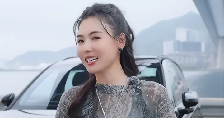 张柏芝送Lucas极氪7X：最高级的富养，是教会孩子爱家人