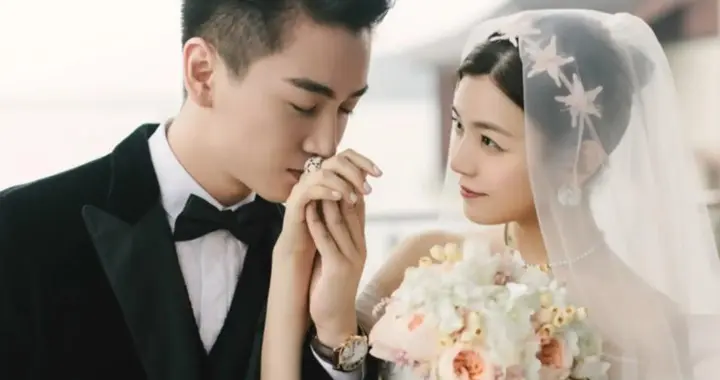 离婚9个月，38岁陈晓再次官宣喜讯，成了陈妍希高攀不起的存在