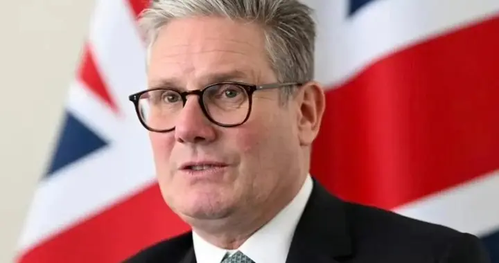 斯塔默对阿布拉莫维奇发最后通牒，俄乌问题使英国失节