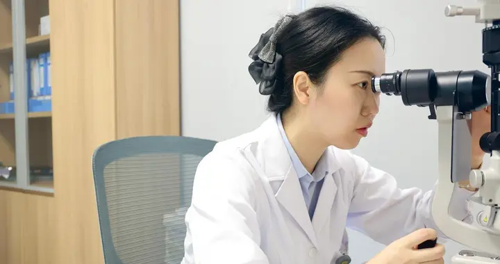 弱视过了学龄前就没希望了？15岁弱视女孩8个月视力逆袭到1.0