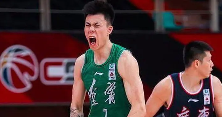 辽宁12号战袍引球迷惦记杨鸣儿子：颜值球风像老爸，父母体面共育却难复制名将之路